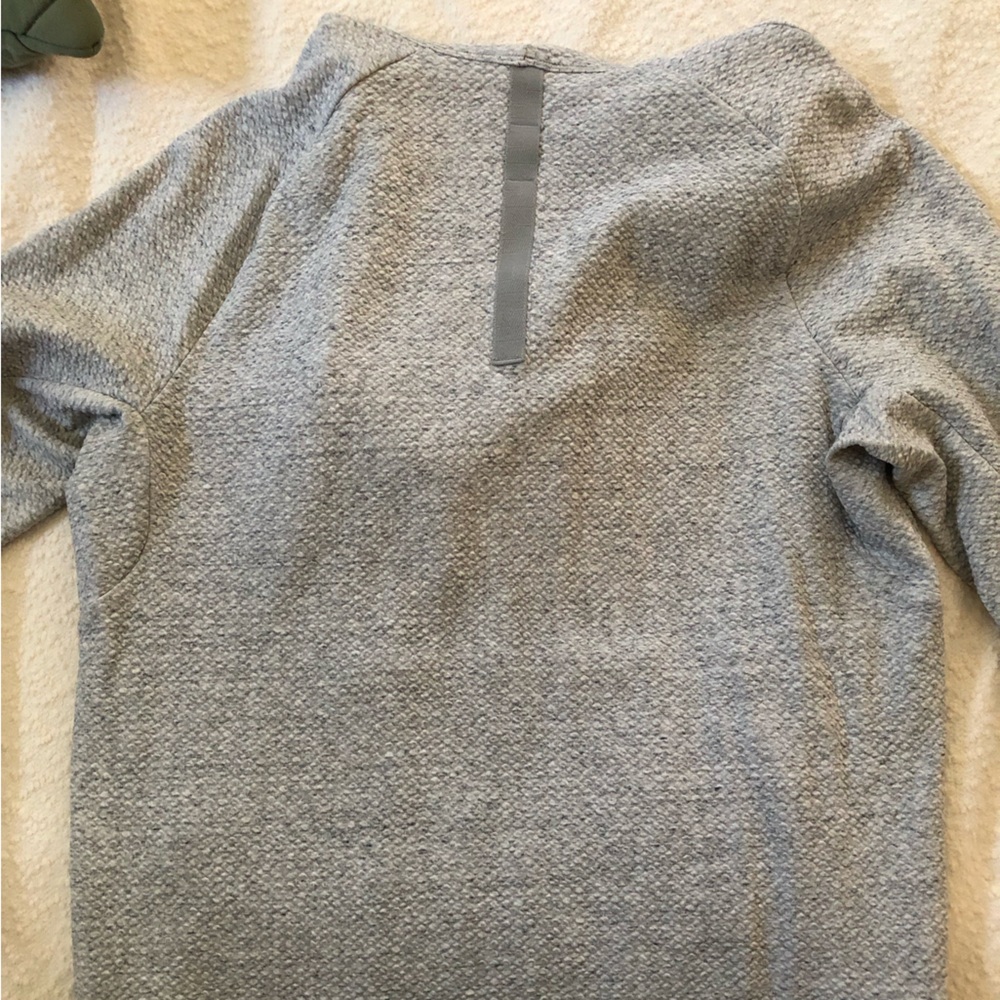 lululemon athletica Men's Light Gray Textured Crewneck Sweater